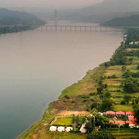 Riverview Tent Resort Kevadia المظهر الخارجي الصورة