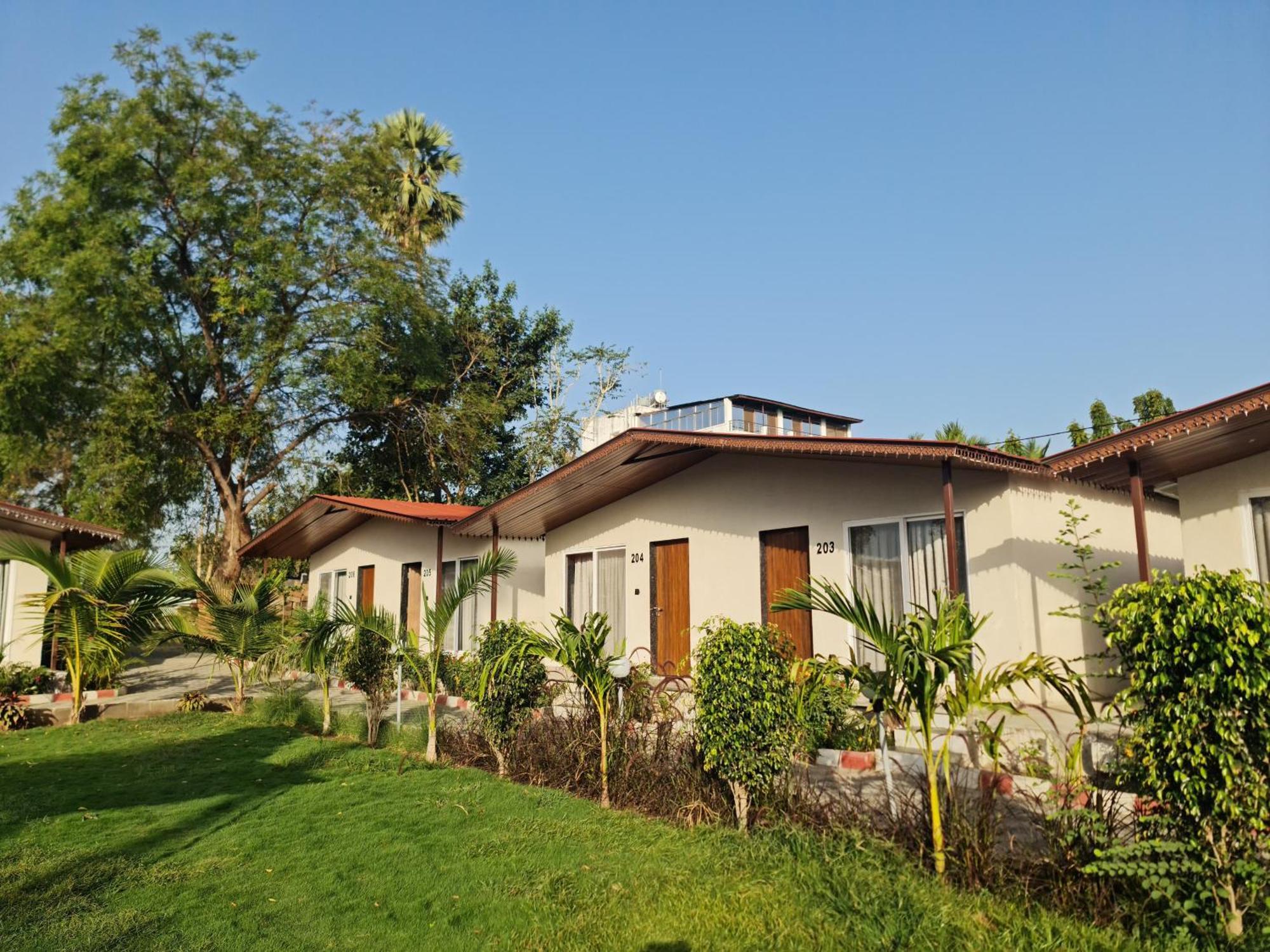 Riverview Tent Resort Kevadia المظهر الخارجي الصورة