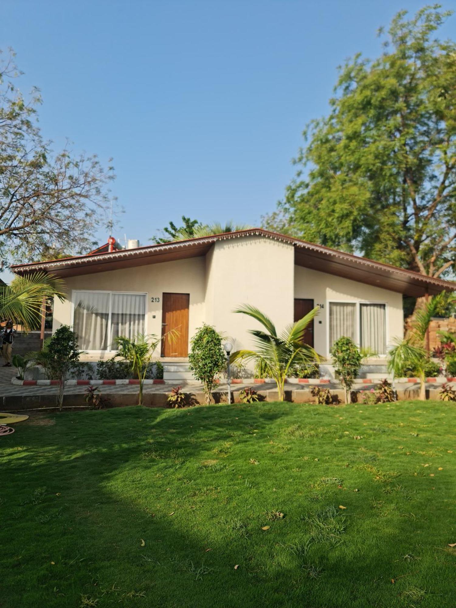 Riverview Tent Resort Kevadia المظهر الخارجي الصورة