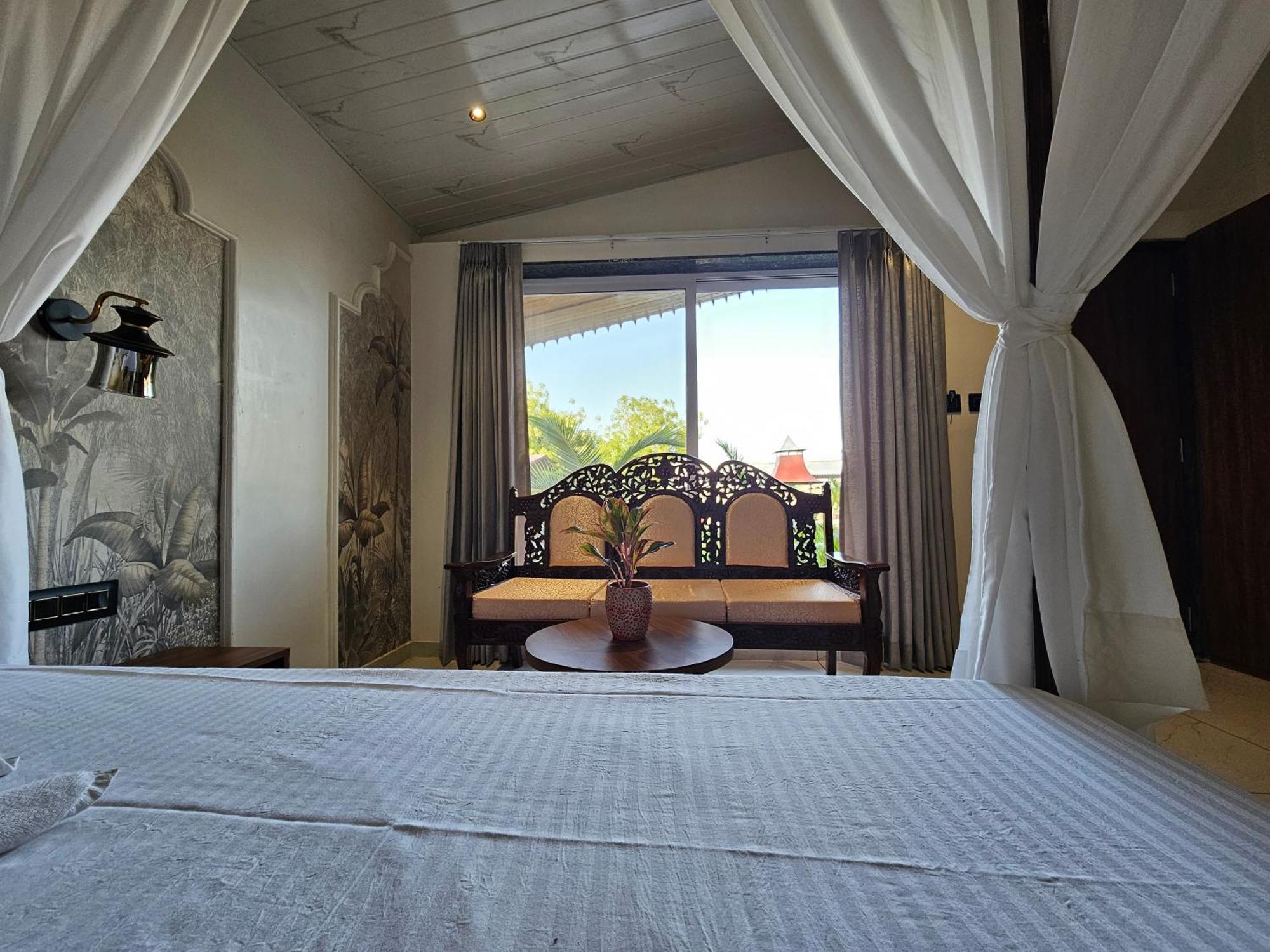 Riverview Tent Resort Kevadia الغرفة الصورة