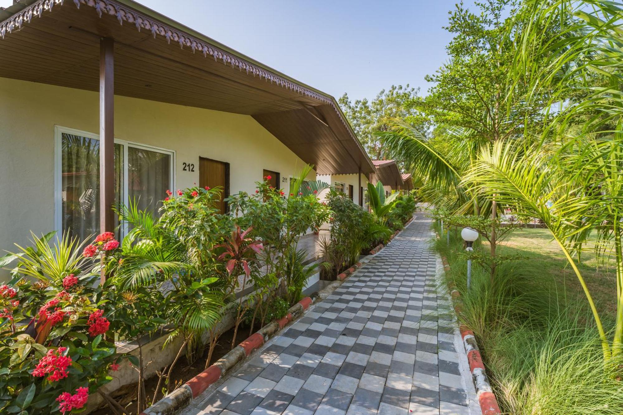 Riverview Tent Resort Kevadia المظهر الخارجي الصورة