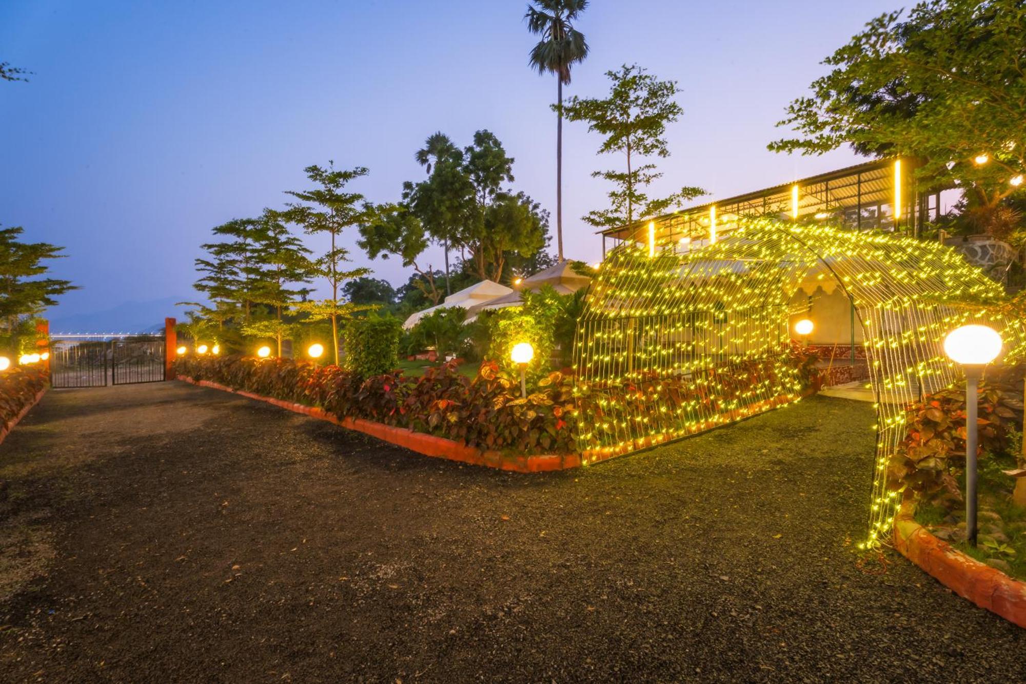 Riverview Tent Resort Kevadia المظهر الخارجي الصورة
