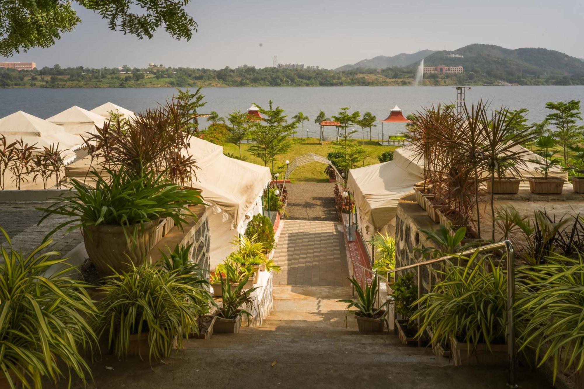 Riverview Tent Resort Kevadia المظهر الخارجي الصورة
