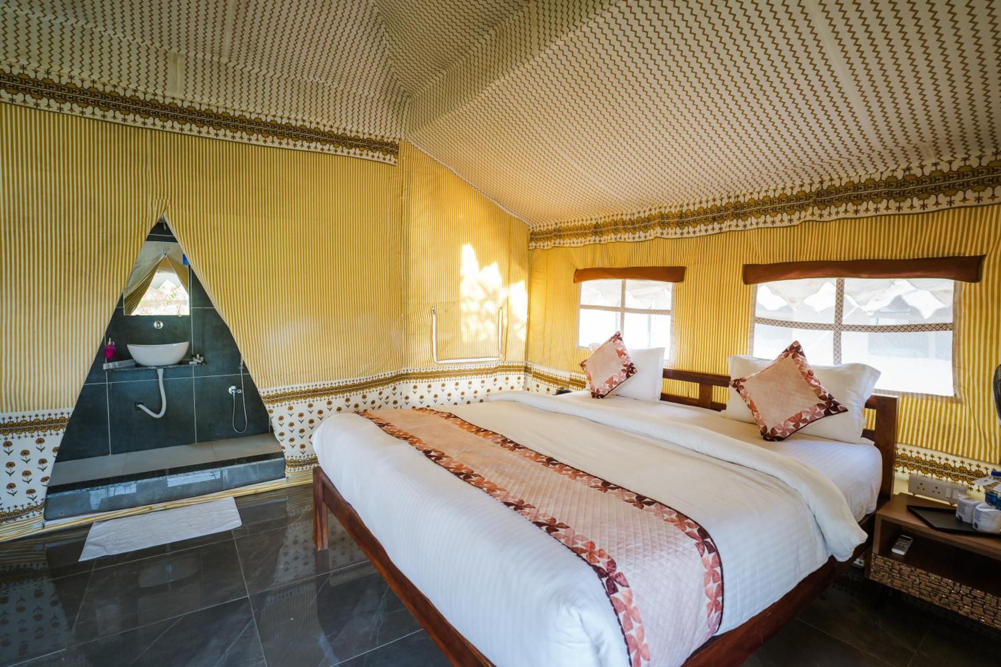 Riverview Tent Resort Kevadia المظهر الخارجي الصورة